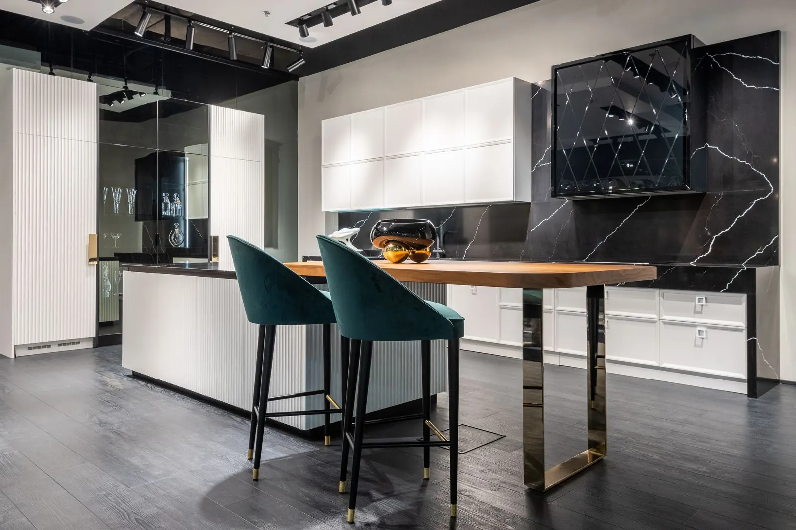 Acrylic Laminate Plywood